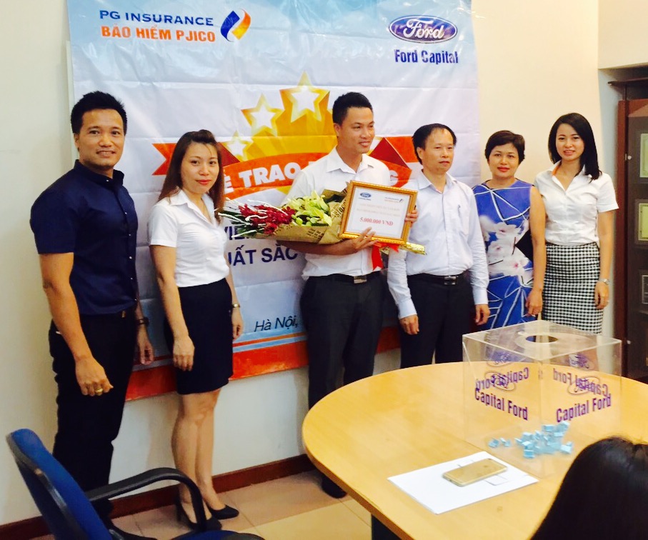 PJICO Đông Đô trao thưởng cho nhân viên tư vấn bảo hiểm xuất sắc tháng 6,7 năm 2016