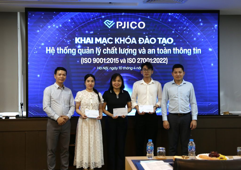 trao giải