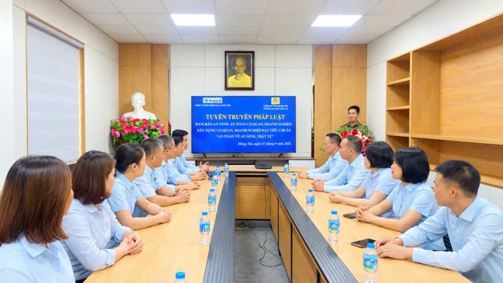 Toàn cảnh