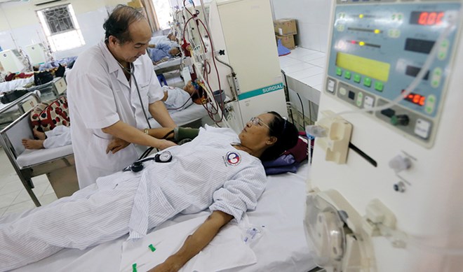 Giá viện phí tăng, bảo hiểm sức khỏe thêm cơ hội